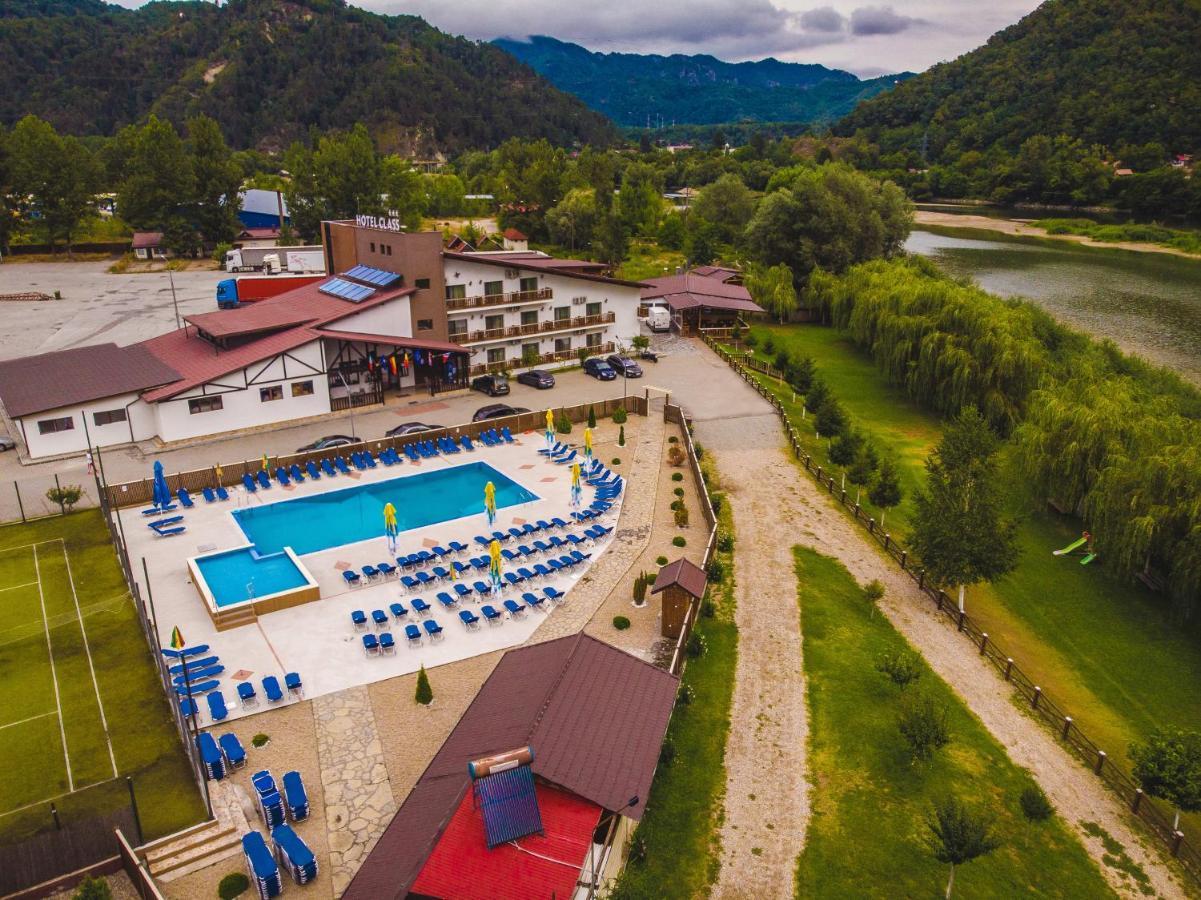 Hotel Class Brezoi Exterior foto
